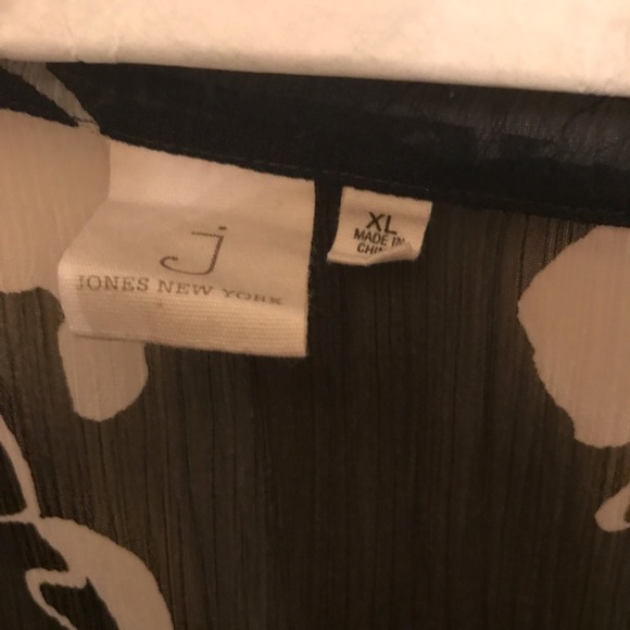 Pullover Blouse - Picture 4 of 4